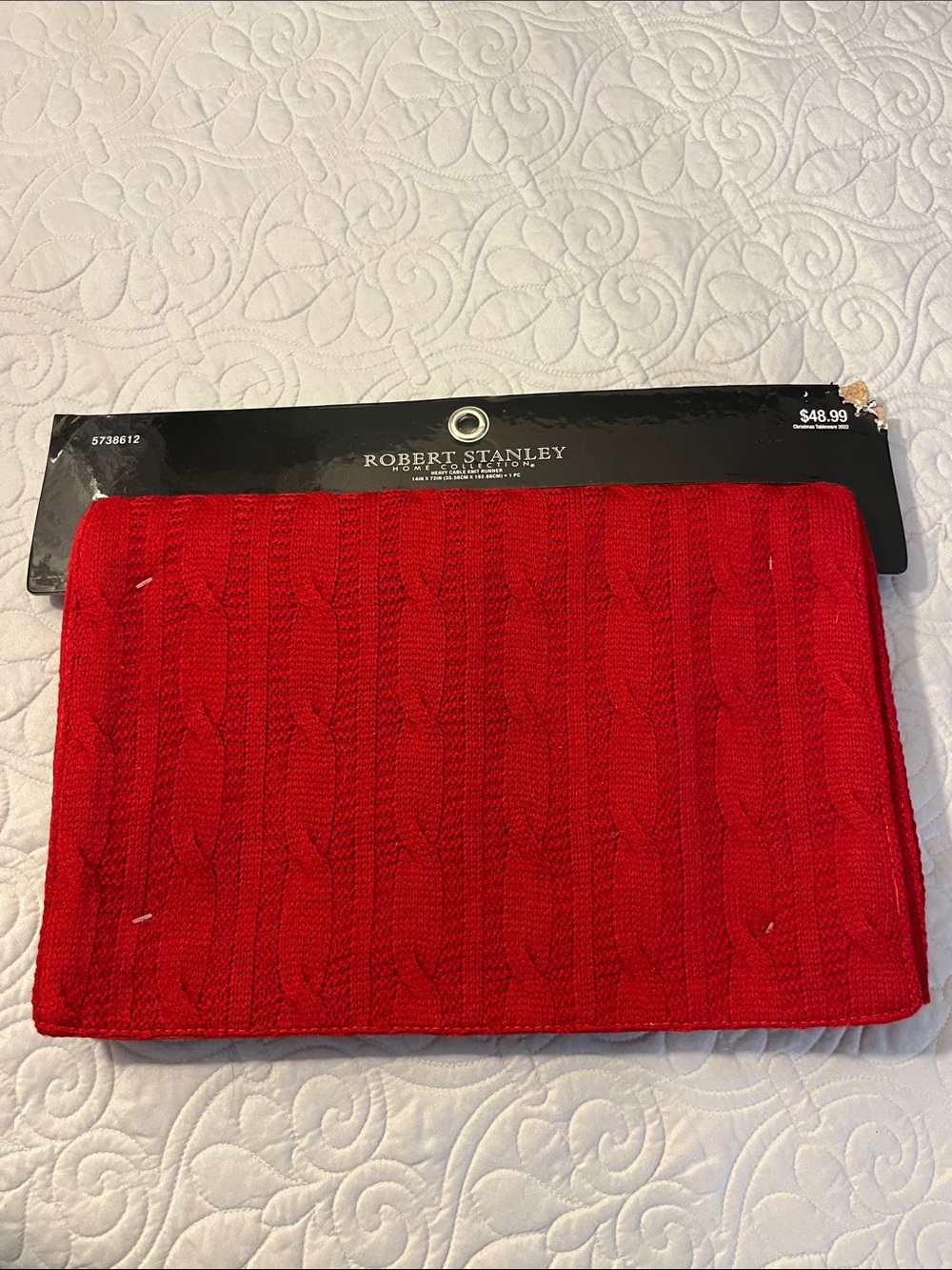 Red Cable-Knit Holiday Table Runner